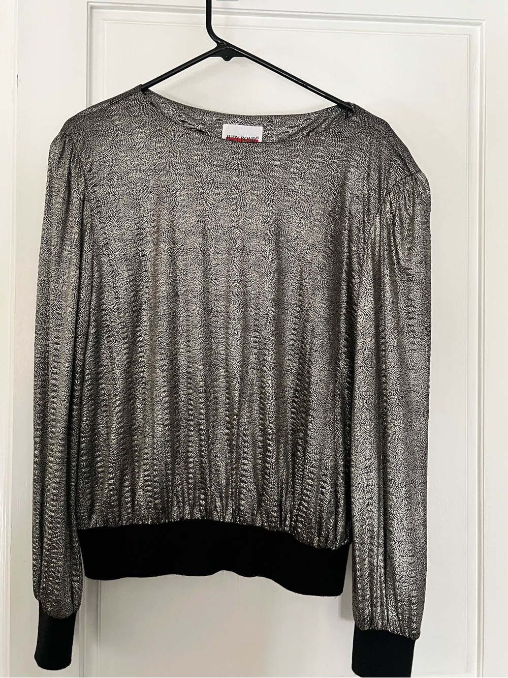 Vintage Women’s Metallic Crewneck top with Black Trim